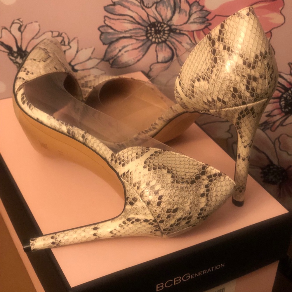 Shoes - Picture 2 of 5